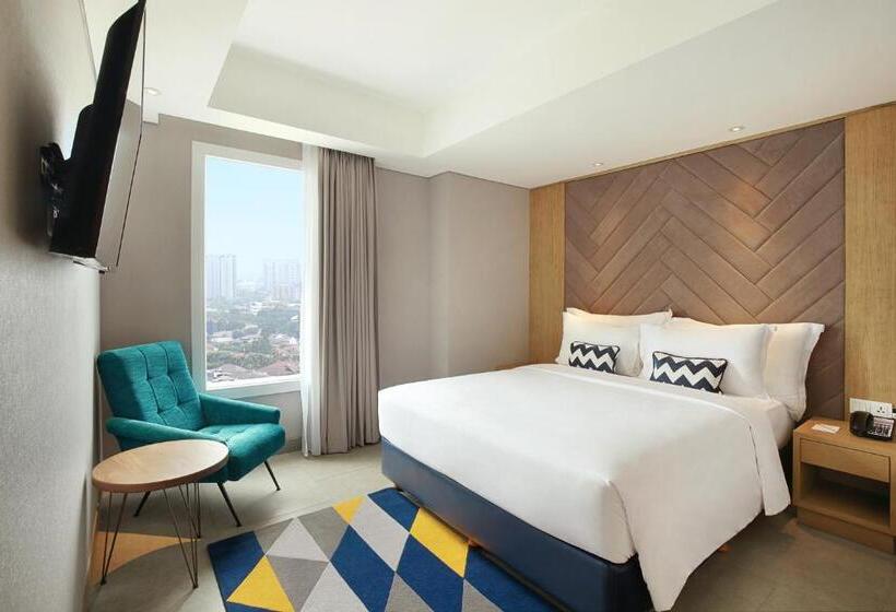 Отель Swissbelinn Simatupang