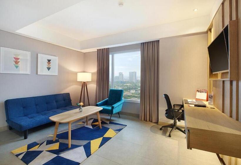 Отель Swissbelinn Simatupang