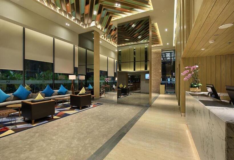 Отель Swissbelinn Simatupang