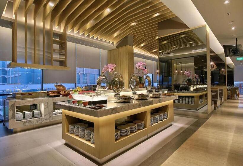 Отель Swissbelinn Simatupang