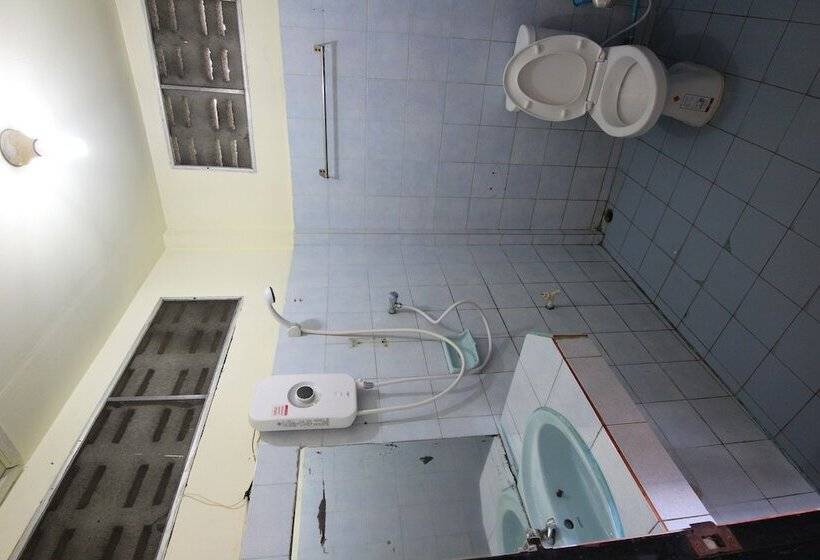 Отель Tara Inn At The Rock