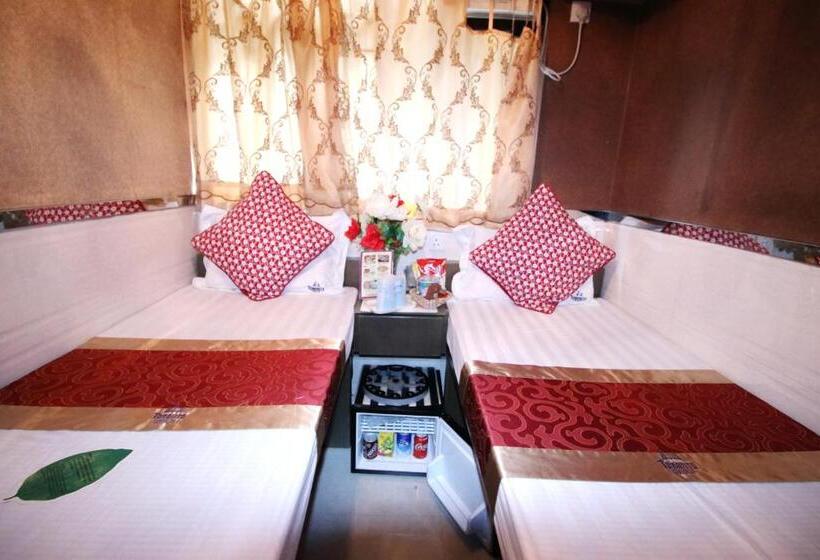 هتل Temple Street