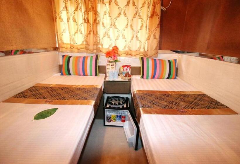 هتل Temple Street