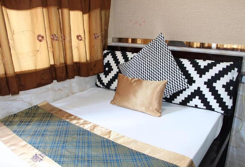 هتل Temple Street