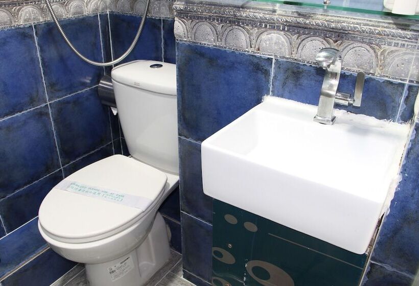 هتل Temple Street