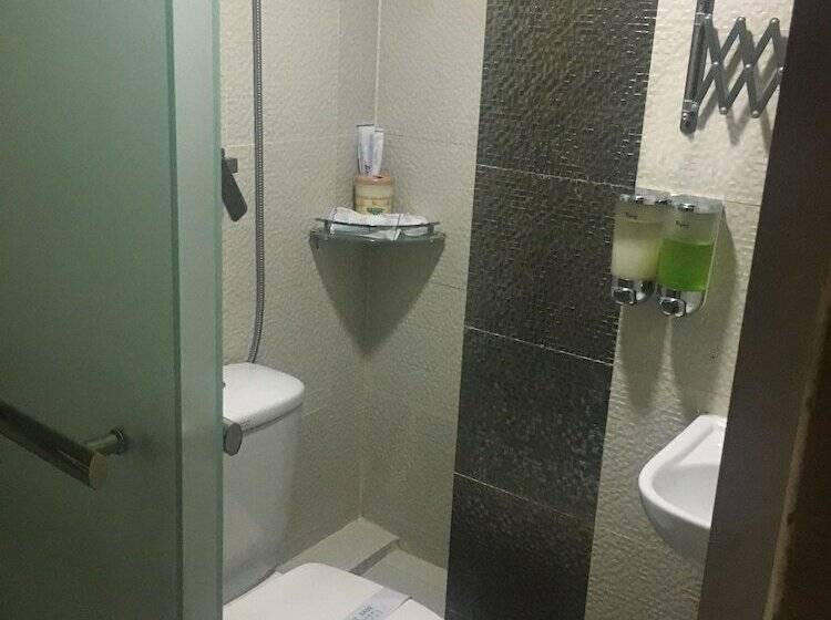 هتل Temple Street