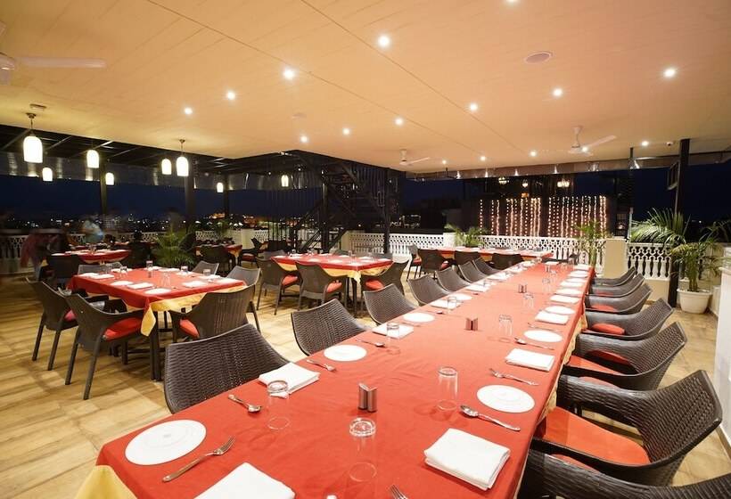 호텔 The Lake View Palace