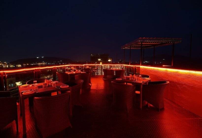 호텔 The Lake View Palace