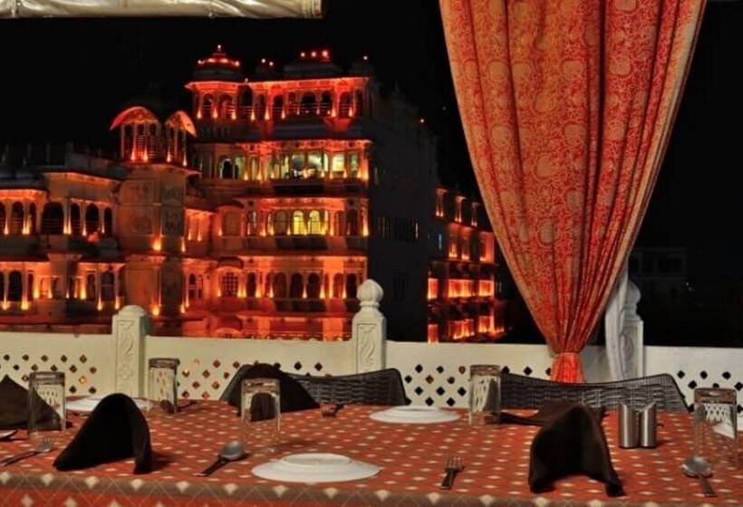 호텔 The Lake View Palace