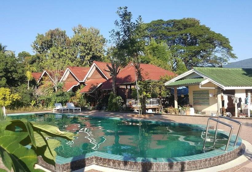 هتل Vang Vieng Sunrise View Resort