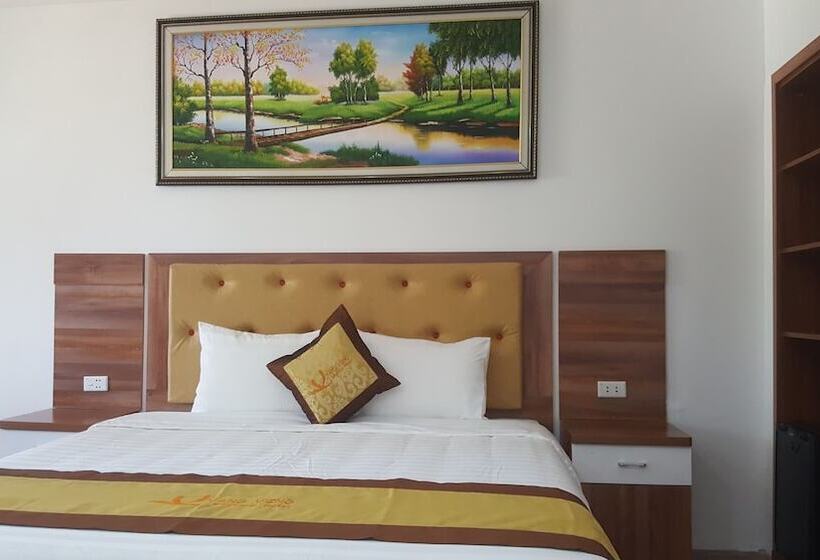 هتل Vang Vieng Sunrise View Resort