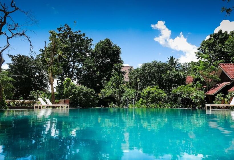 هتل Vang Vieng Sunrise View Resort