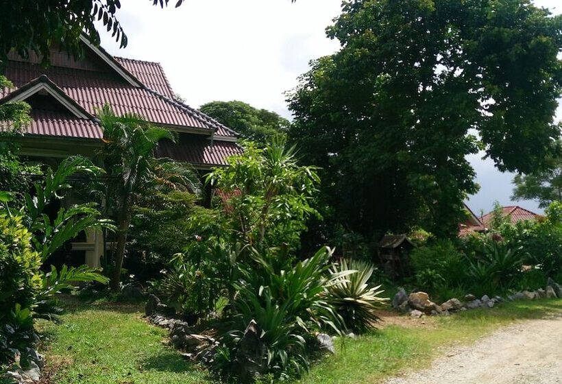 هتل Vang Vieng Sunrise View Resort