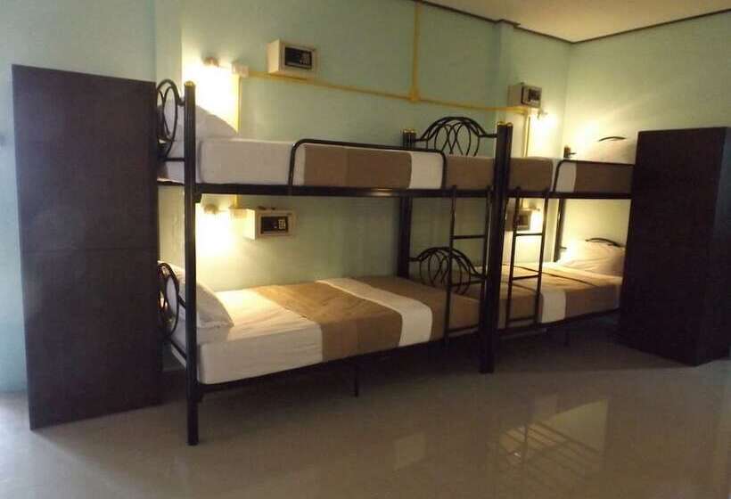 Lanta Long Beach Hostel