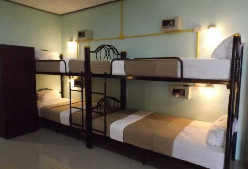 Lanta Long Beach Hostel