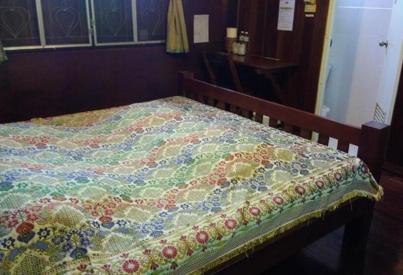 Пансион At Home Sukhothai