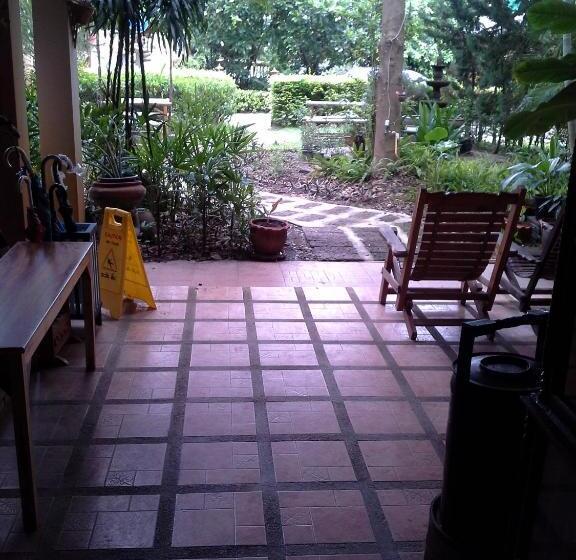 پانسیون At Home Sukhothai