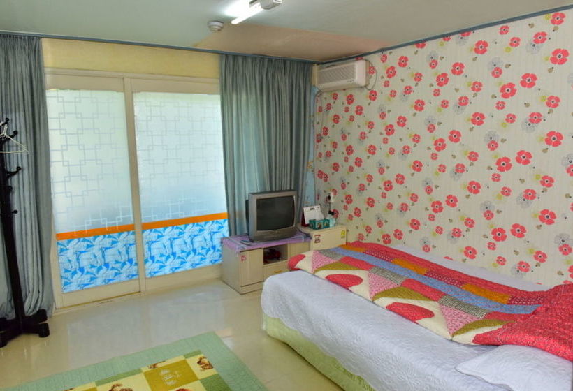 Пансион Back To Eden Resotel