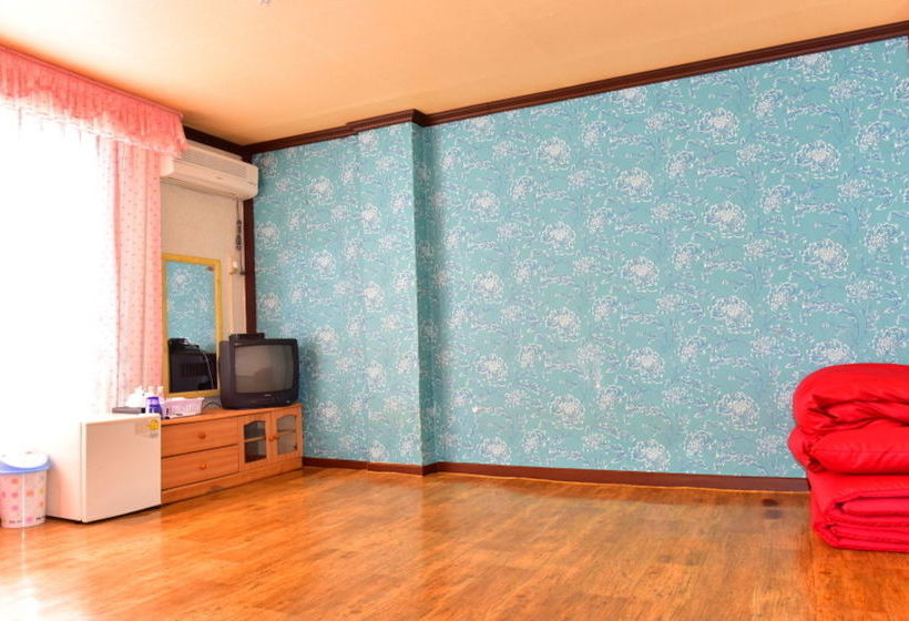 Пансион Back To Eden Resotel