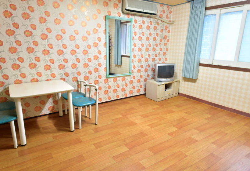 Пансион Back To Eden Resotel