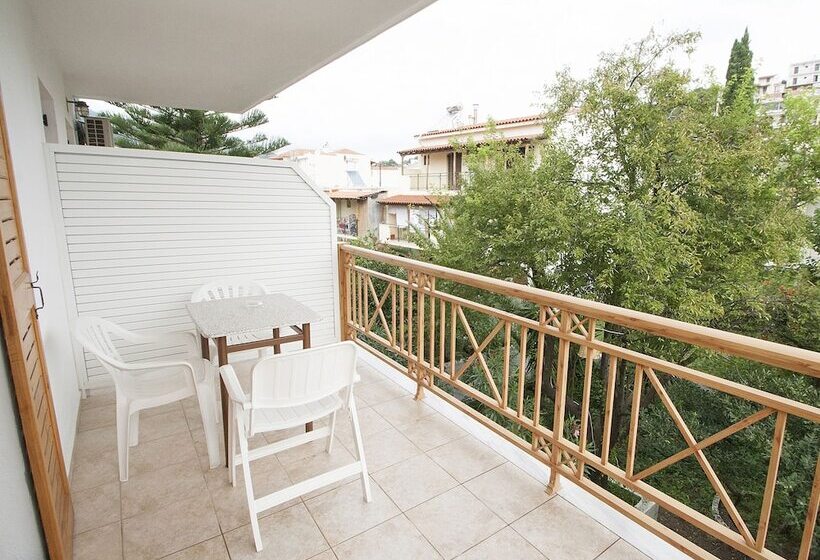 פנסיון Laura Skiathos