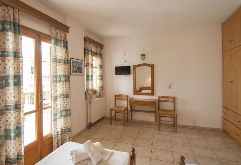 פנסיון Laura Skiathos