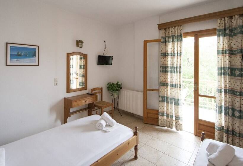 פנסיון Laura Skiathos