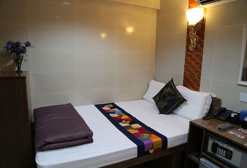 پانسیون Legend Guest House