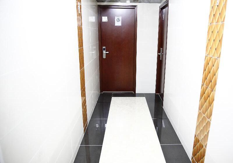 پانسیون Legend Guest House