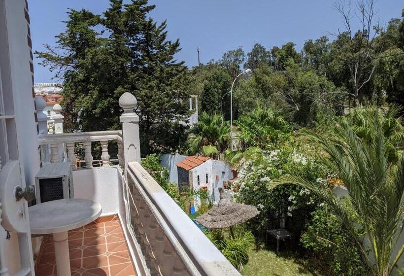 بنسيون Malabata Guest House