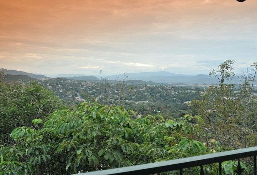 Пансион Sunset Manor