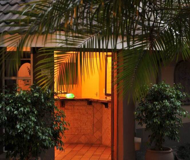 Пансион Sunset Manor