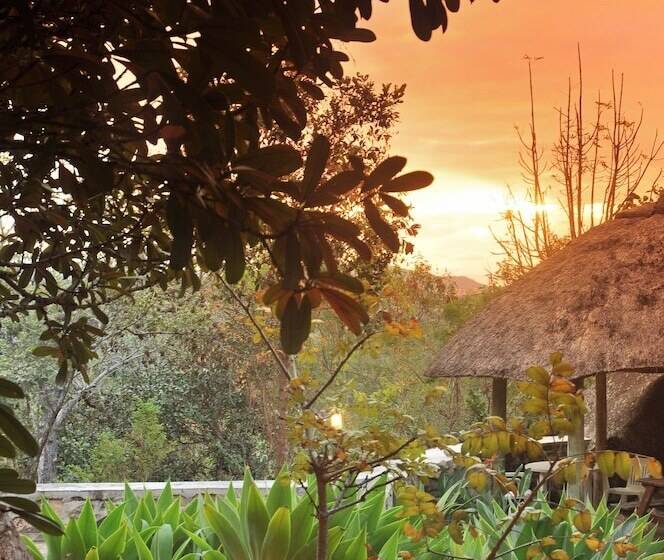 Пансион Sunset Manor