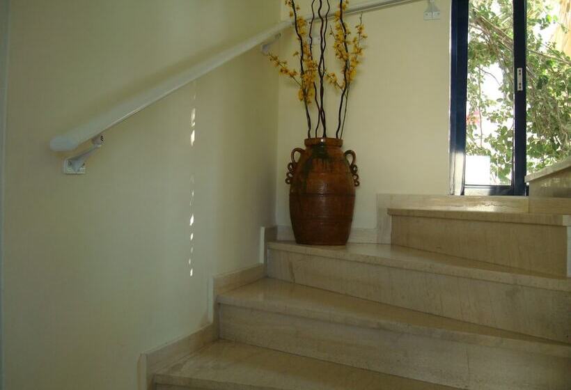 Philippos Studios & Apartments