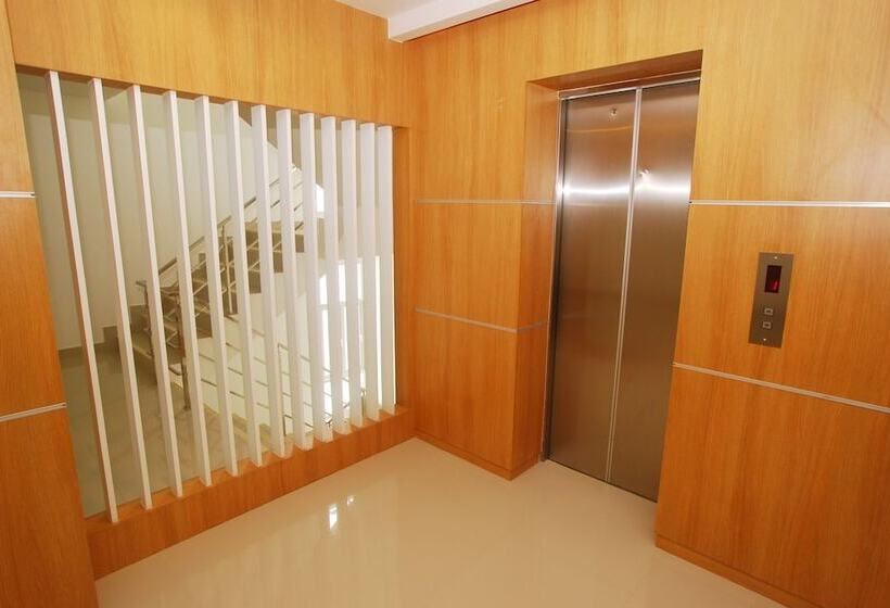 Riski Residence Ngamwongwan