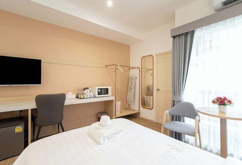 Riski Residence Ngamwongwan