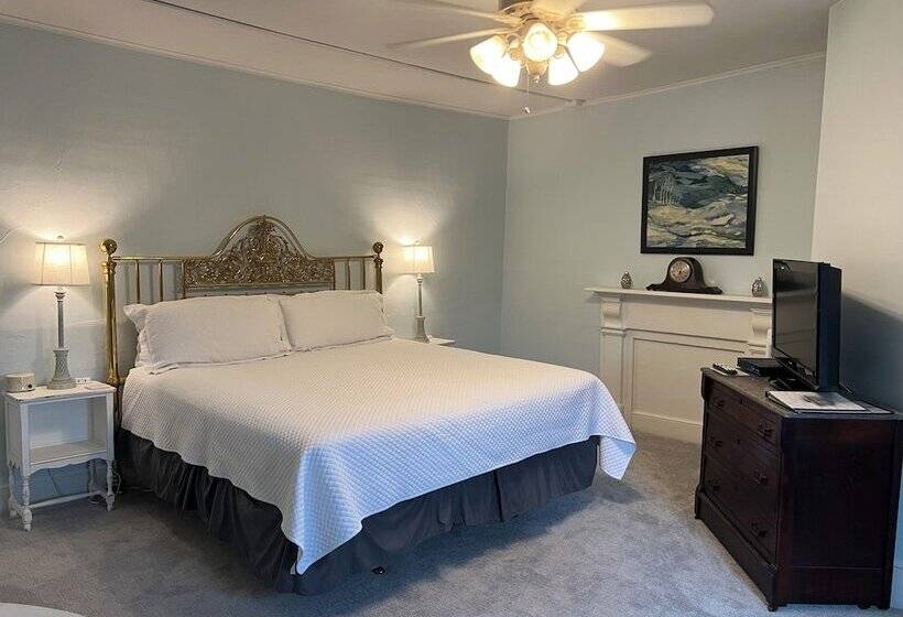 مبيت وإفطار Rogues  Harbor Inn