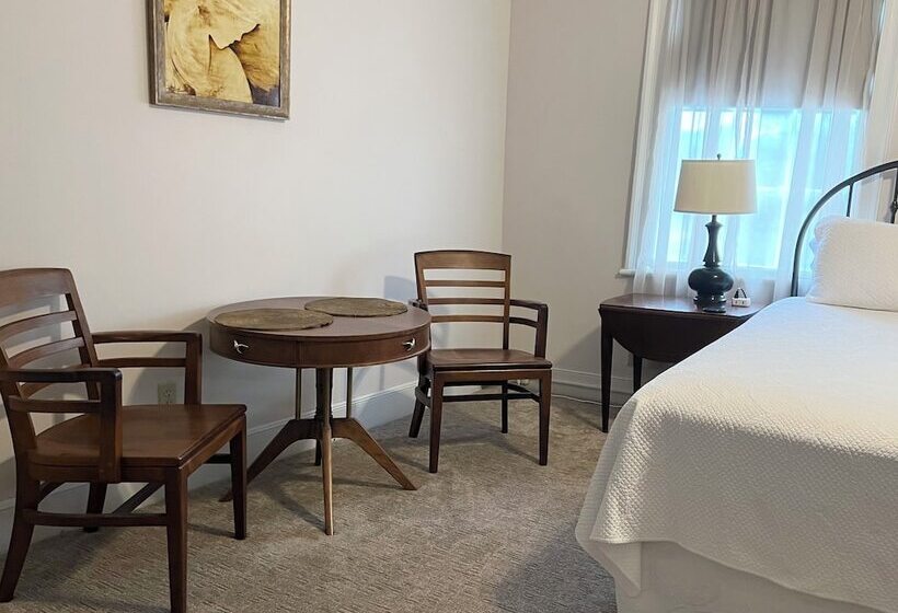 مبيت وإفطار Rogues  Harbor Inn