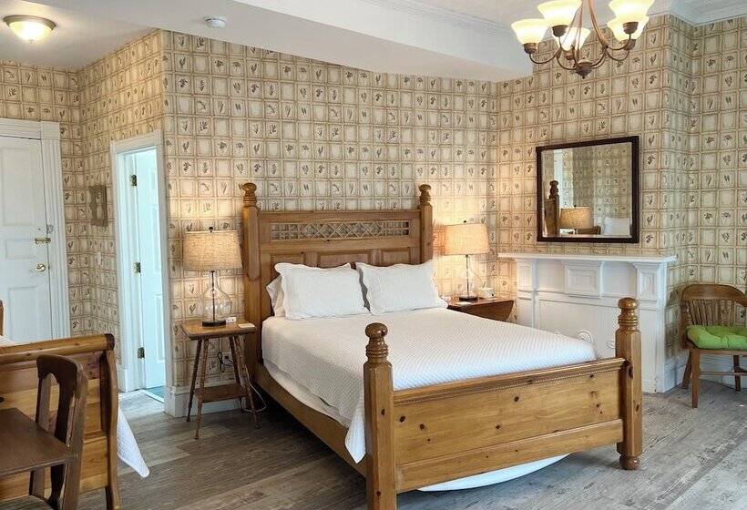 مبيت وإفطار Rogues  Harbor Inn