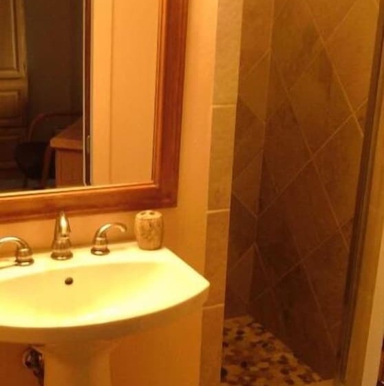 Shadow Mountain Lodge