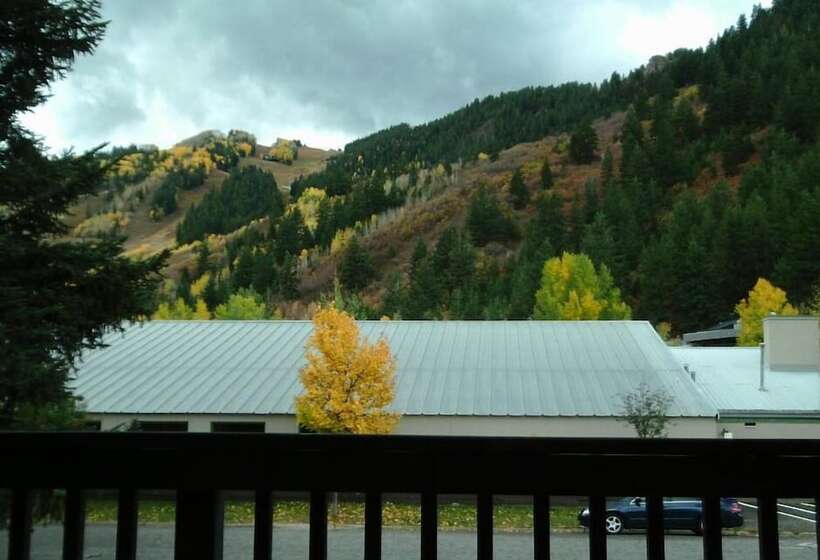 Shadow Mountain Lodge