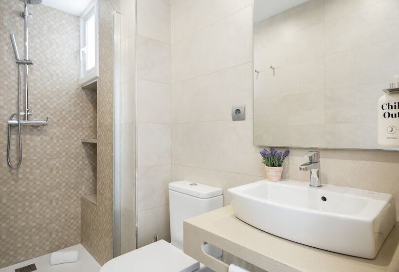 Sitges Group Blue&white