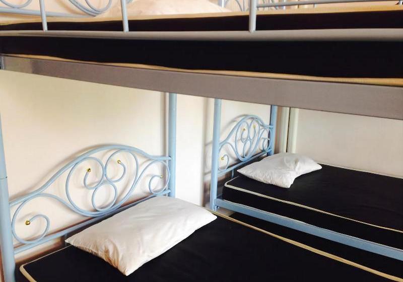 הוסטל The Living Place 3