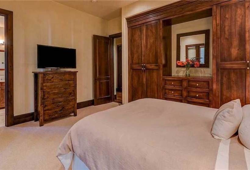 Townhome On The Creek 135