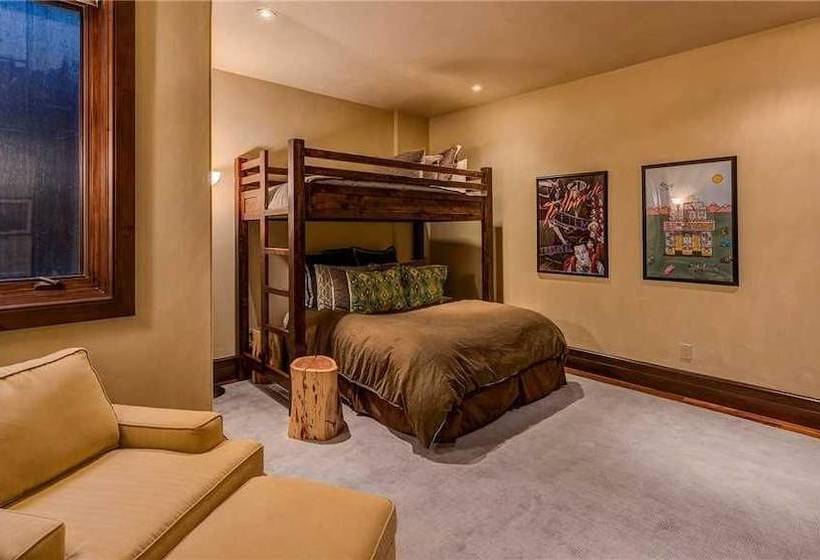 Townhome On The Creek 135