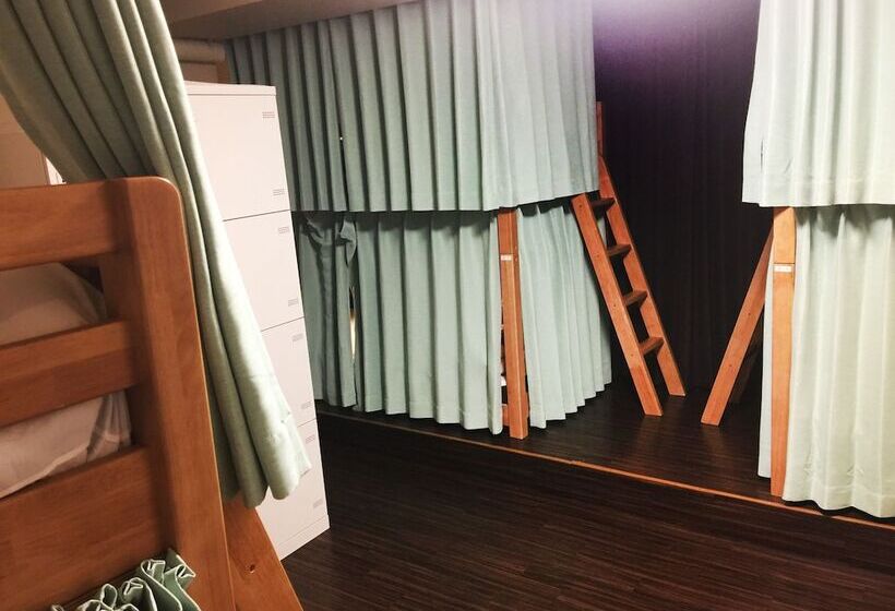 Yokohama Central Hostel