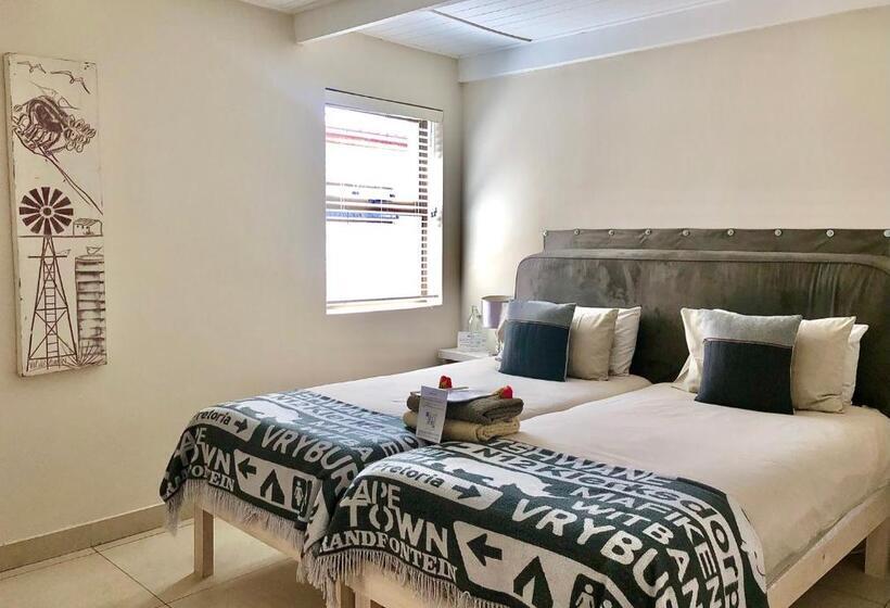 فندق صغير @ Rosie S