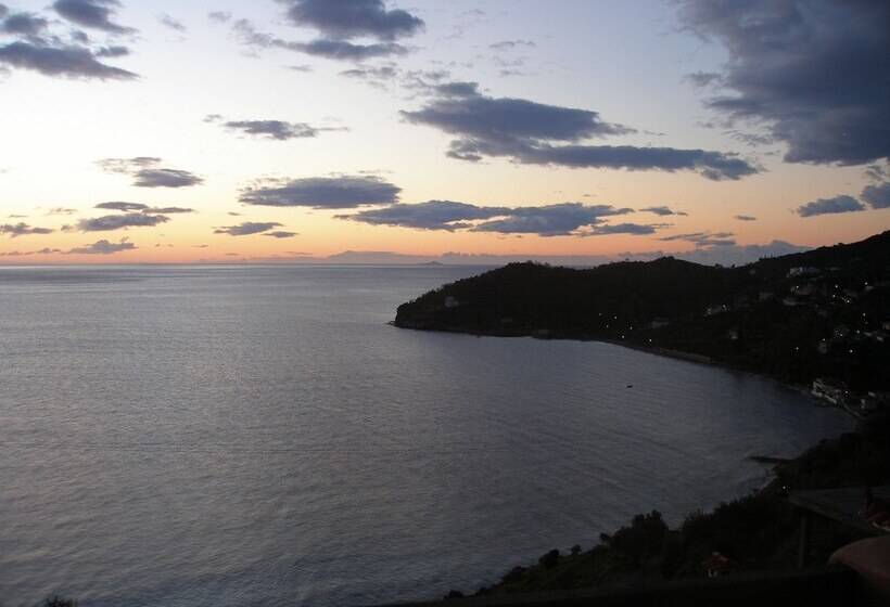 Apelon Tiritas Villas