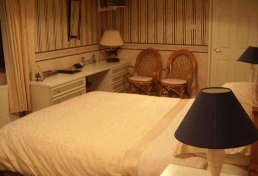 민박 Aard Oakleigh