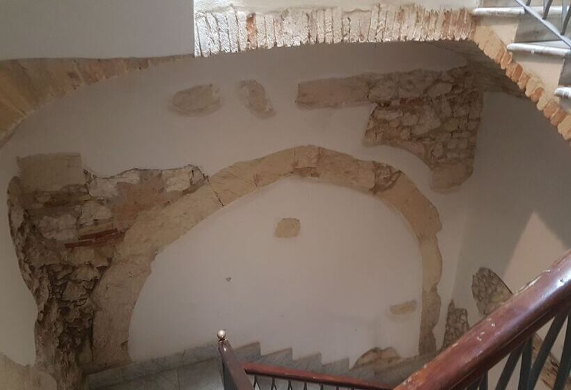 مبيت وإفطار Beni Benius